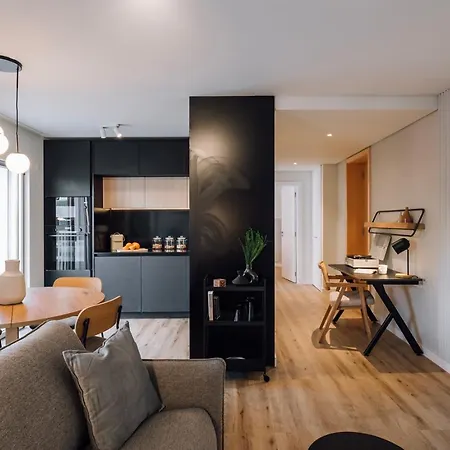 Oliveira - 1 Bedroom, Parking In Parque Nacoes Apartamento *