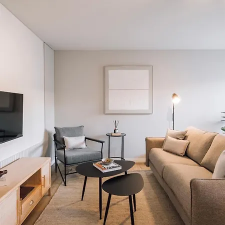 Apartamento Oliveira - 1 Bedroom, Parking In Parque Nacoes