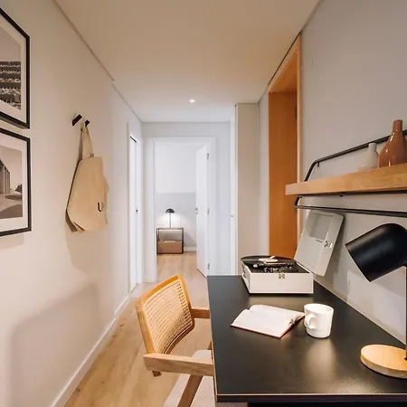 Oliveira - 1 Bedroom, Parking In Parque Nacoes Lägenhet